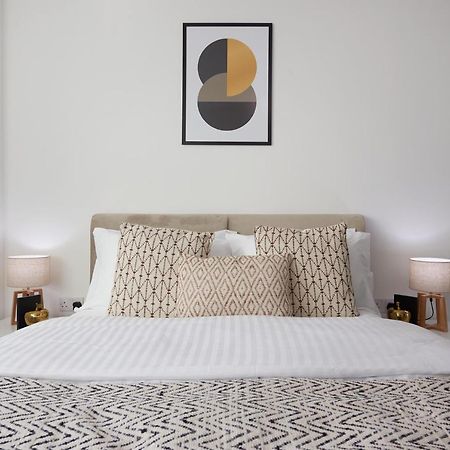 Seven Living Slough - Free Parking & Fast Wi-Fi 아파트 외부 사진