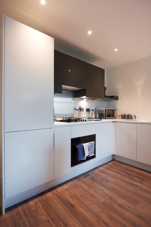 Seven Living Slough - Free Parking & Fast Wi-Fi 아파트 외부 사진
