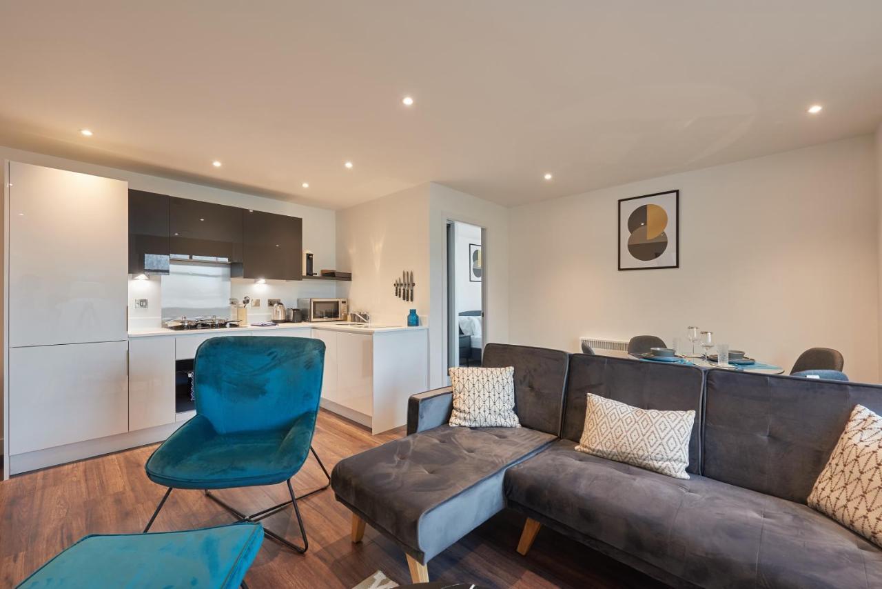 Seven Living Slough - Free Parking & Fast Wi-Fi 아파트 외부 사진