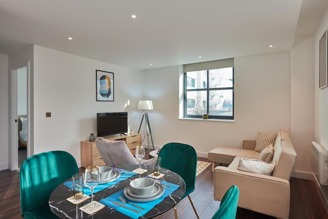 Seven Living Slough - Free Parking & Fast Wi-Fi 아파트 외부 사진