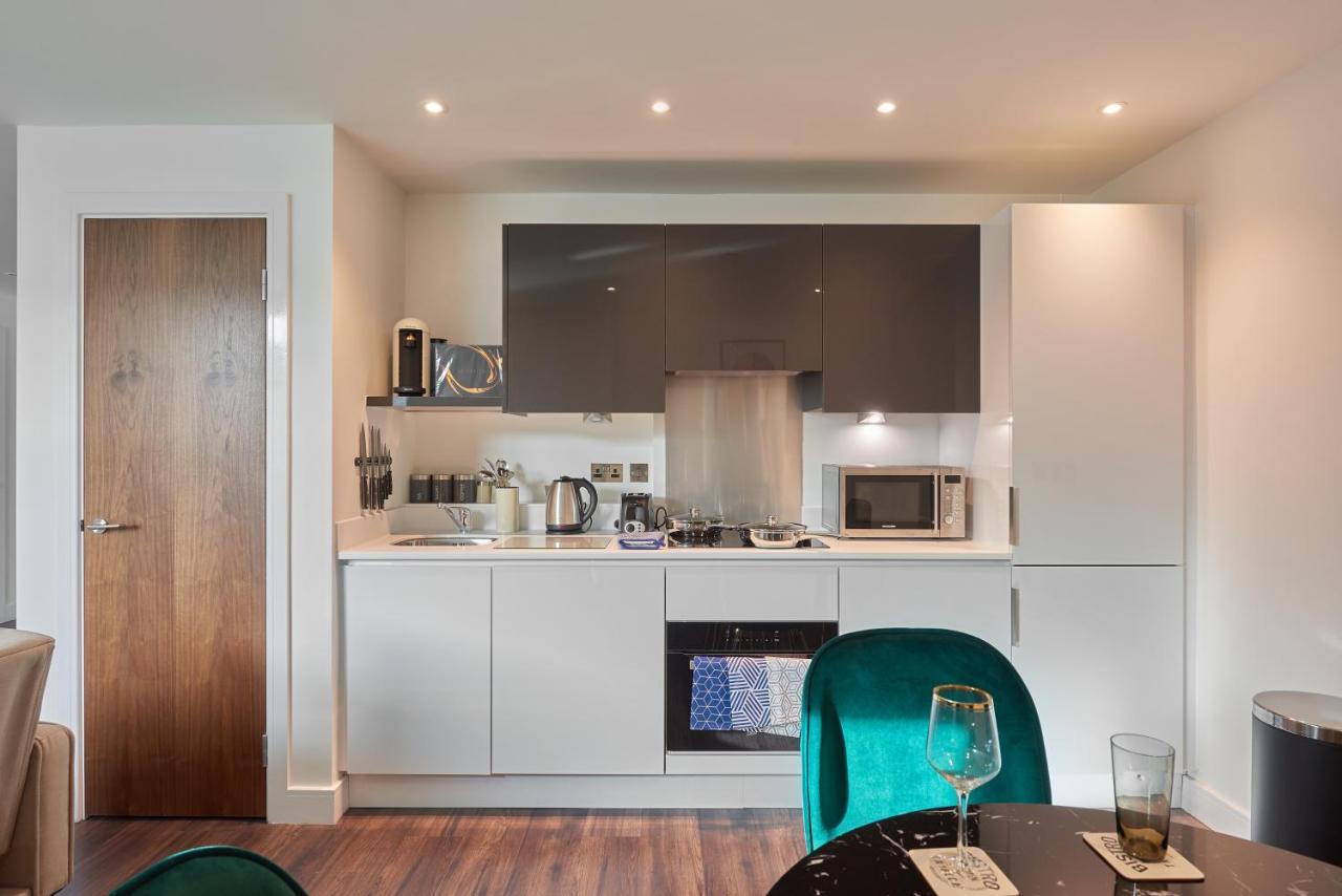 Seven Living Slough - Free Parking & Fast Wi-Fi 아파트 외부 사진