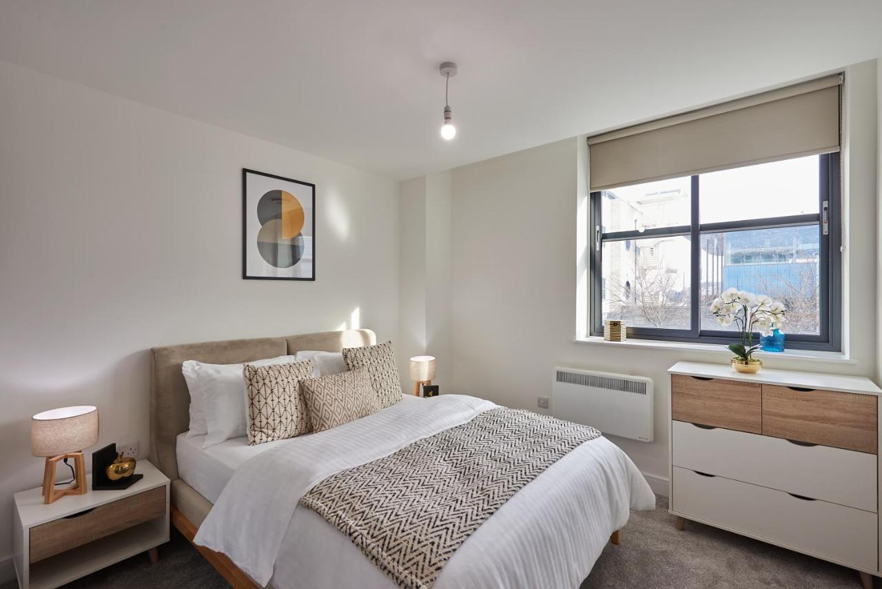 Seven Living Slough - Free Parking & Fast Wi-Fi 아파트 외부 사진